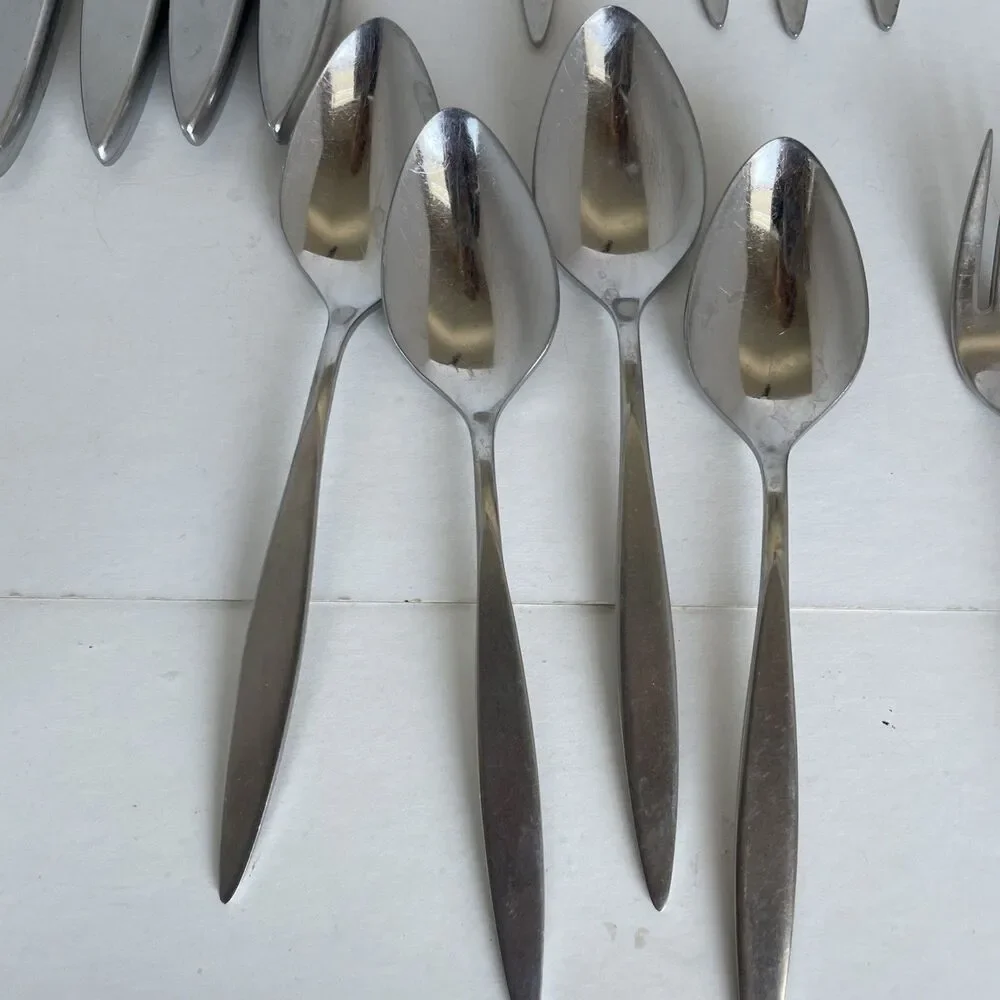 Vtg Oneida Deluxe Stainless Wintersong Flatware 20 Pieces Fork Spoon